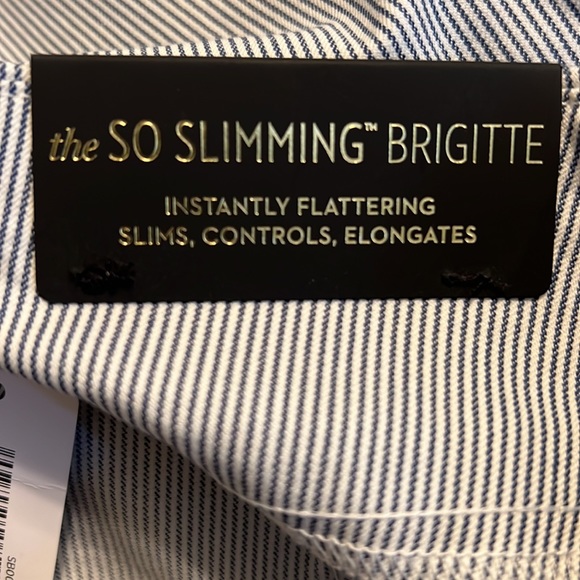 Chicos Brigitte the so slimming size 12/2 crop cream & blue - Picture 4 of 10